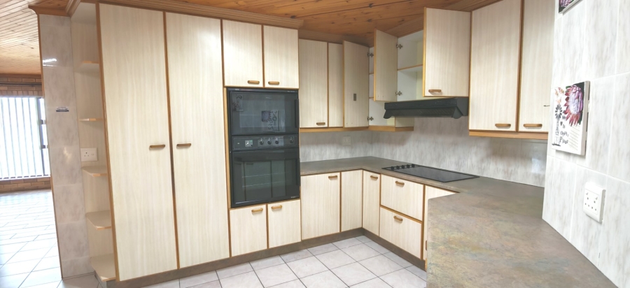 5 Bedroom Property for Sale in Dana Bay Western Cape